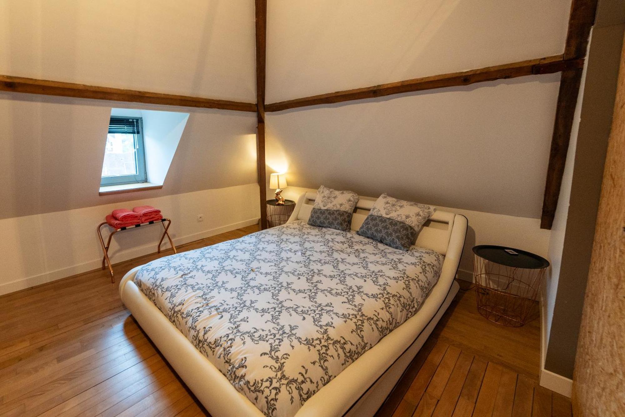 Les Etoiles Bed and Breakfast Tonnerre Buitenkant foto